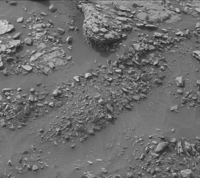 Sol 2831: Mast Camera (Mastcam)