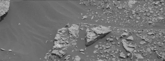 Sol 2833: Mast Camera (Mastcam)