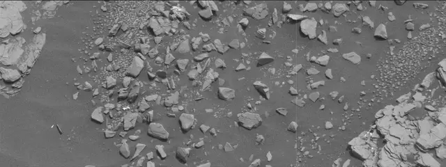 Sol 2833: Mast Camera (Mastcam)