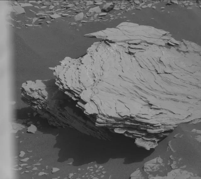 Sol 2833: Mast Camera (Mastcam)