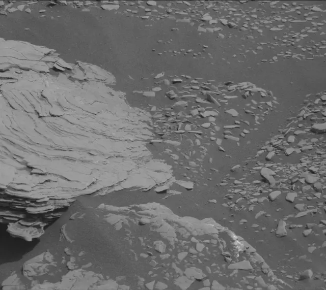 Sol 2833: Mast Camera (Mastcam)