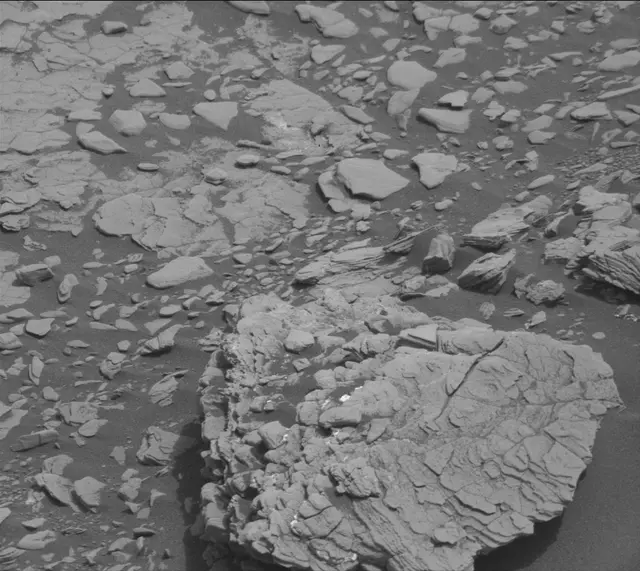 Sol 2833: Mast Camera (Mastcam)