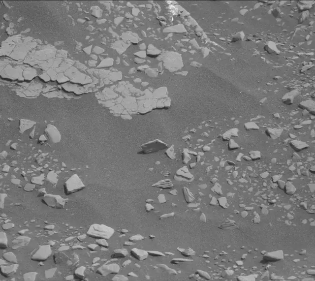 Sol 2833: Mast Camera (Mastcam)
