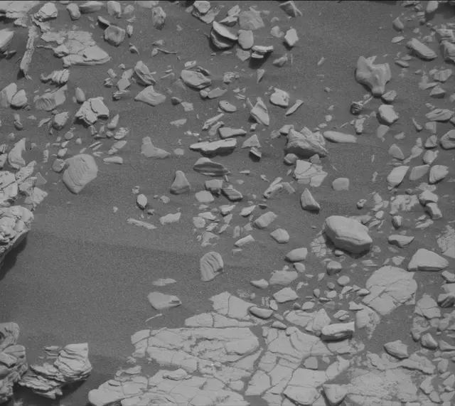 Sol 2833: Mast Camera (Mastcam)