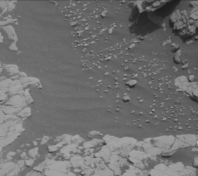 Sol 2833: Mast Camera (Mastcam)