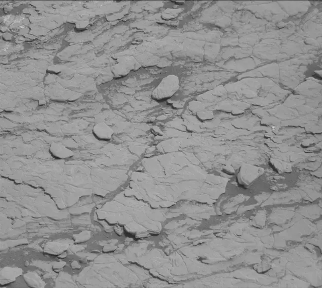 Sol 2833: Mast Camera (Mastcam)