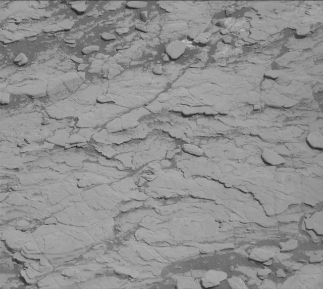 Sol 2833: Mast Camera (Mastcam)