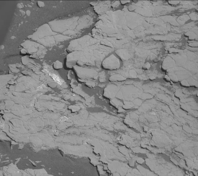 Sol 2833: Mast Camera (Mastcam)