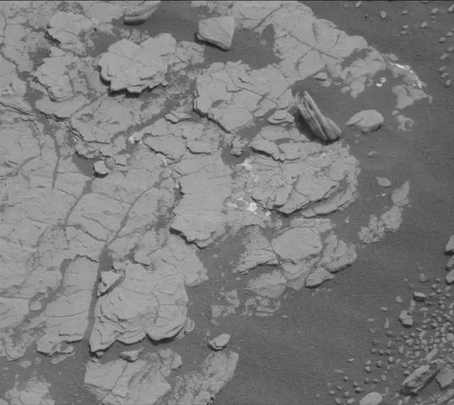 Sol 2833: Mast Camera (Mastcam)