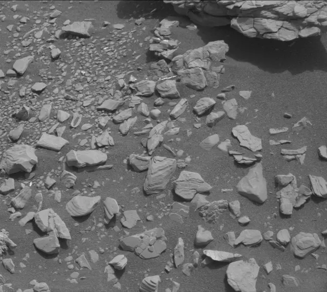 Sol 2833: Mast Camera (Mastcam)