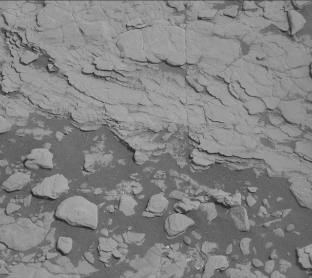 Sol 2833: Mast Camera (Mastcam)