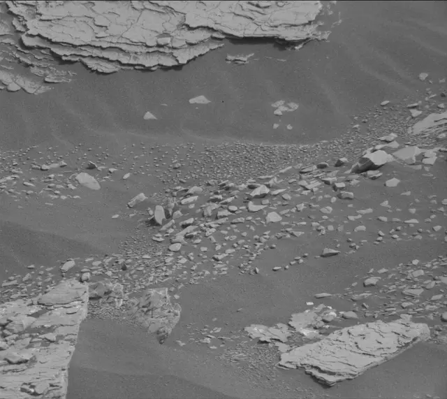 Sol 2837: Mast Camera (Mastcam)