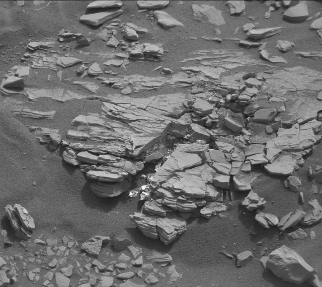 Sol 2842: Mast Camera (Mastcam)