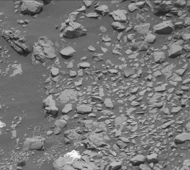 Sol 2850: Mast Camera (Mastcam)