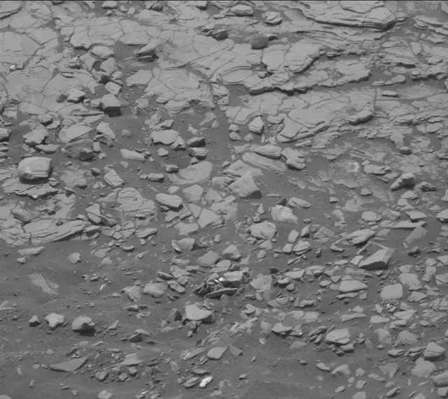 Sol 2850: Mast Camera (Mastcam)