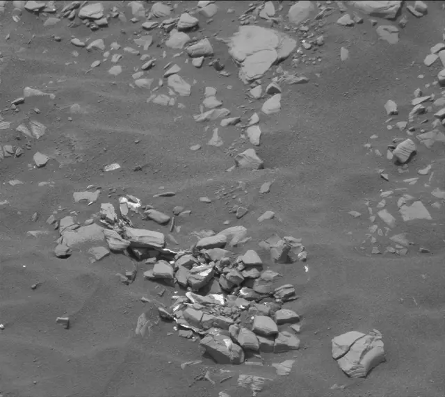 Sol 2850: Mast Camera (Mastcam)