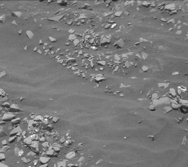 Sol 2850: Mast Camera (Mastcam)