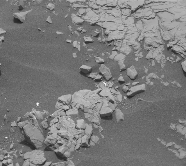 Sol 2850: Mast Camera (Mastcam)