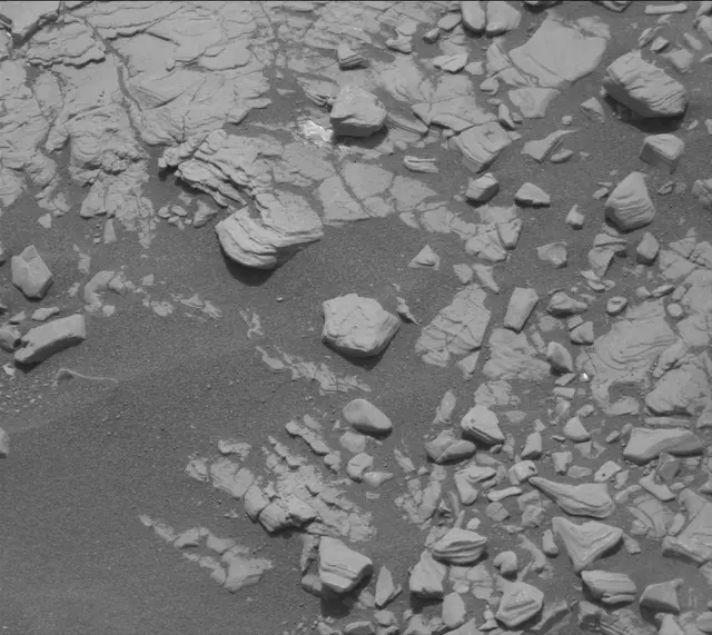 Sol 2850: Mast Camera (Mastcam)