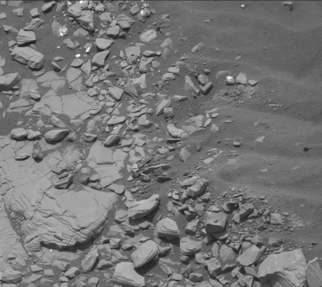 Sol 2850: Mast Camera (Mastcam)