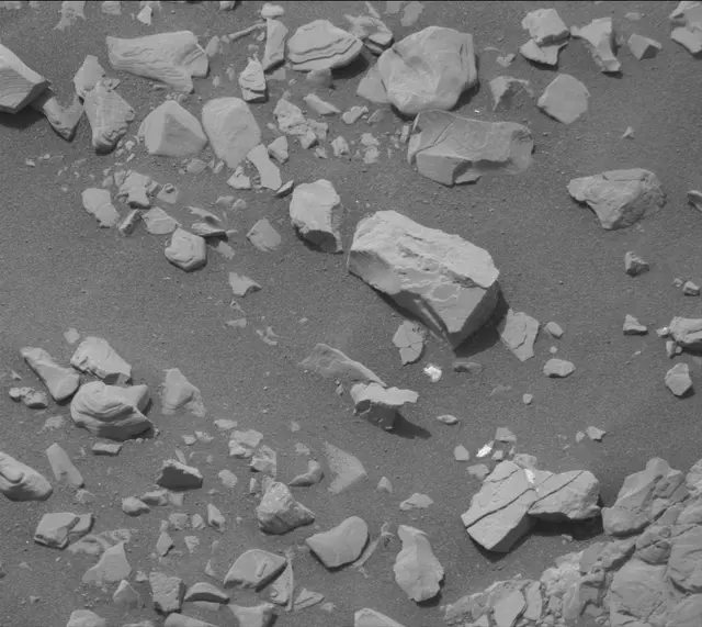 Sol 2850: Mast Camera (Mastcam)