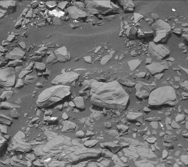 Sol 2850: Mast Camera (Mastcam)