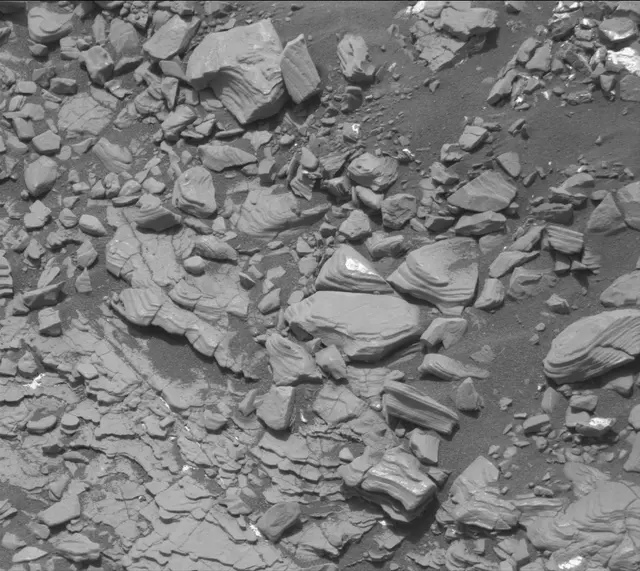 Sol 2850: Mast Camera (Mastcam)