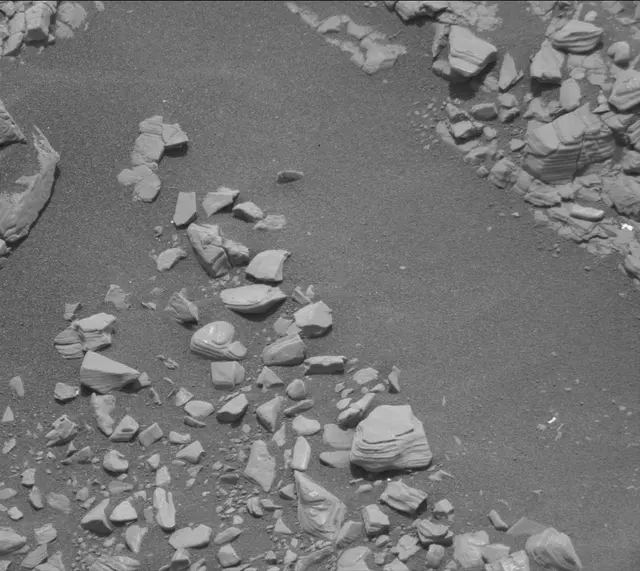 Sol 2850: Mast Camera (Mastcam)