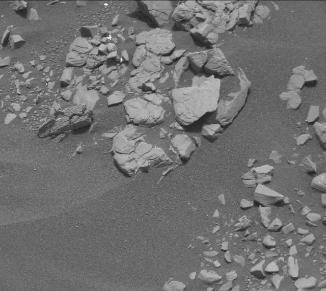 Sol 2850: Mast Camera (Mastcam)