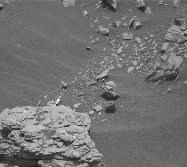 Sol 2850: Mast Camera (Mastcam)