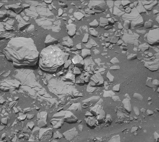 Sol 2850: Mast Camera (Mastcam)