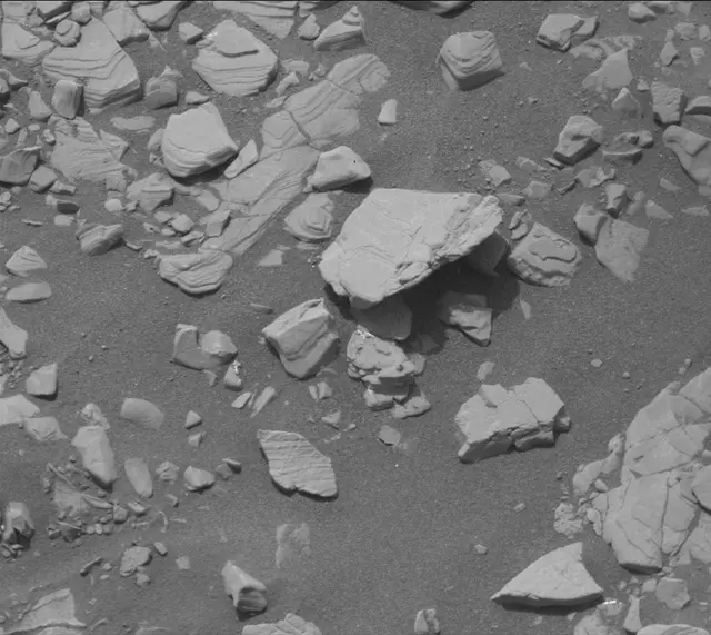 Sol 2850: Mast Camera (Mastcam)