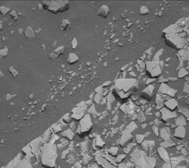 Sol 2850: Mast Camera (Mastcam)