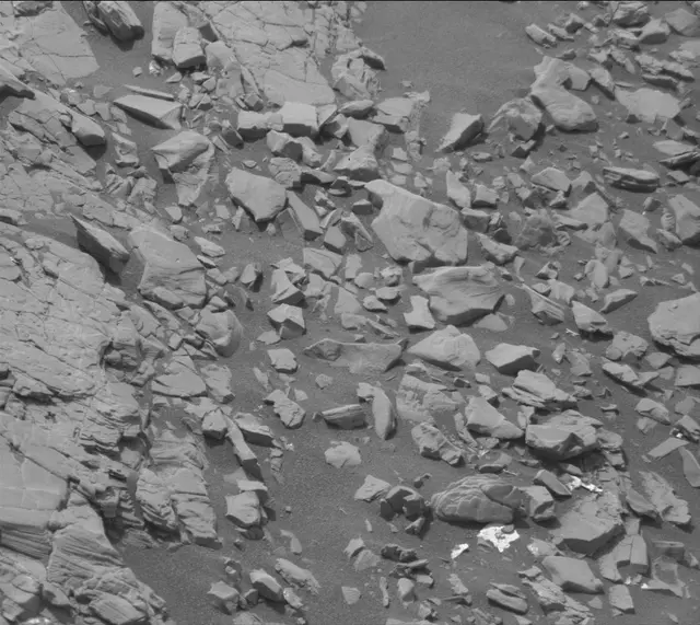 Sol 2853: Mast Camera (Mastcam)
