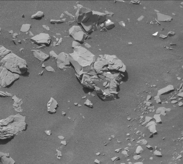 Sol 2853: Mast Camera (Mastcam)