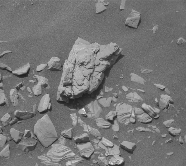 Sol 2853: Mast Camera (Mastcam)