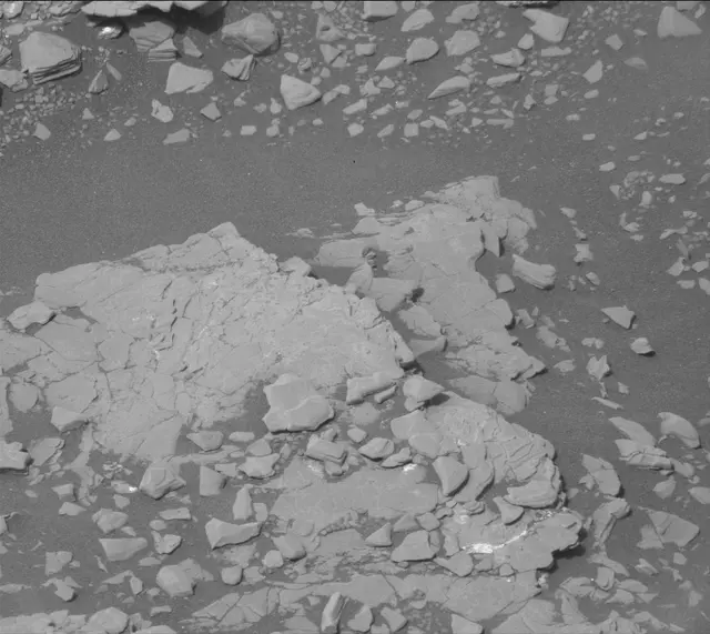 Sol 2860: Mast Camera (Mastcam)