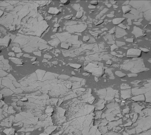 Sol 2860: Mast Camera (Mastcam)