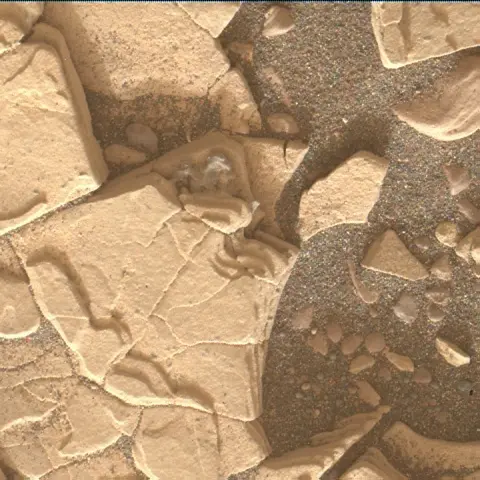 Sol 2862: Mars Hand Lens Imager (MAHLI)