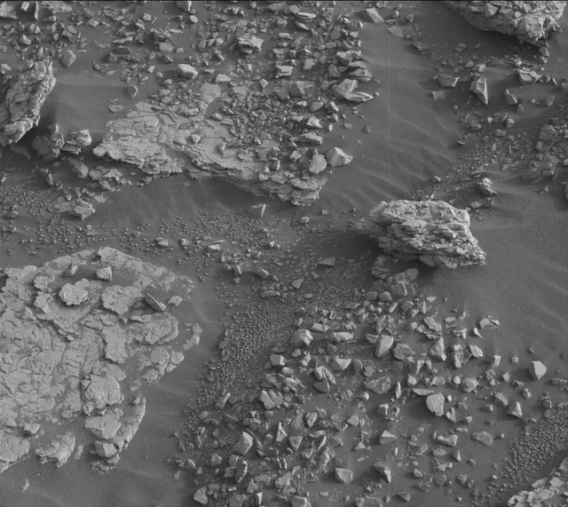 Sol 2865: Mast Camera (Mastcam)