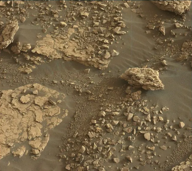 Sol 2865: Mast Camera (Mastcam)