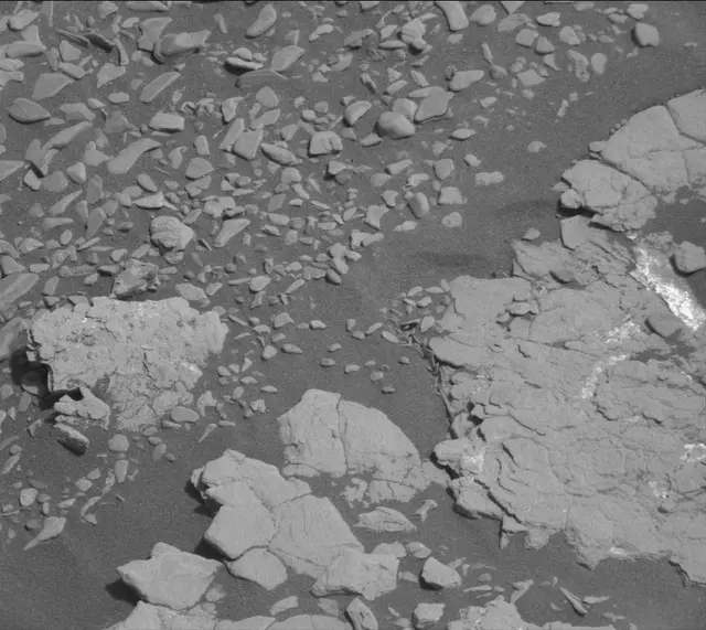 Sol 2889: Mast Camera (Mastcam)