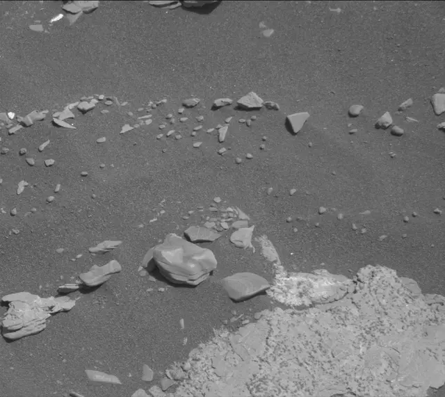 Sol 2907: Mast Camera (Mastcam)