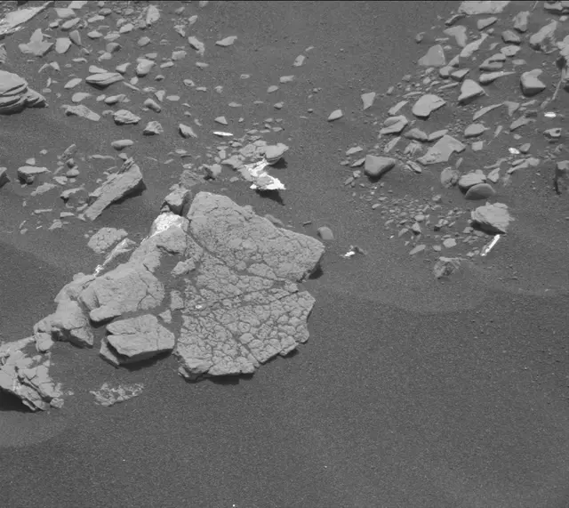 Sol 2909: Mast Camera (Mastcam)