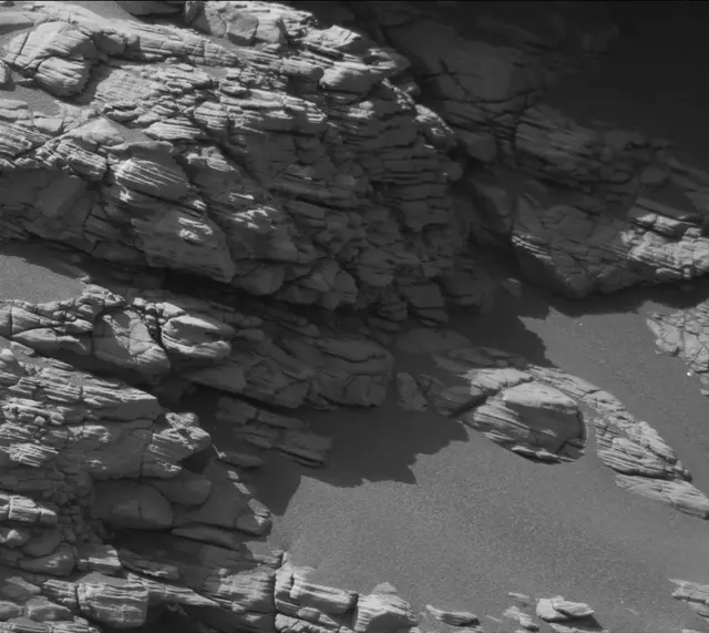 Sol 2924: Mast Camera (Mastcam)