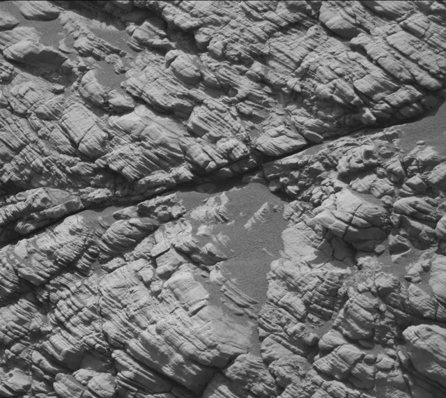 Sol 2925: Mast Camera (Mastcam)
