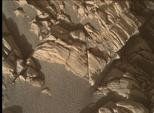 Sol 2925: Mars Hand Lens Imager (MAHLI)