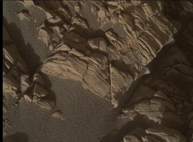 Sol 2925: Mars Hand Lens Imager (MAHLI)