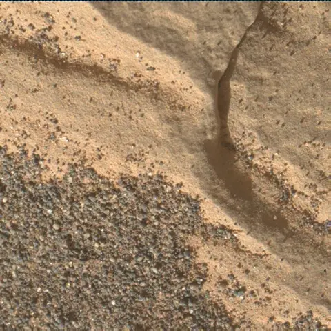 Sol 2925: Mars Hand Lens Imager (MAHLI)