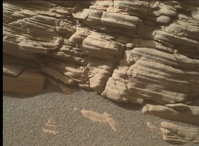 Sol 2926: Mars Hand Lens Imager (MAHLI)